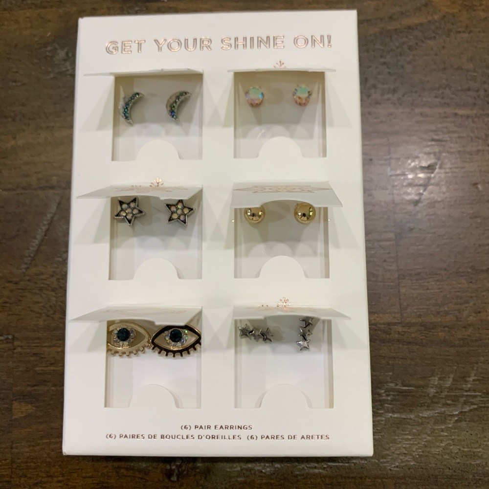 American Eagle “get your shine on” holiday earrings set 6 pairs of earrings NEW